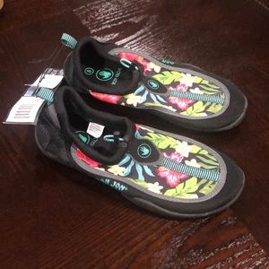 Body Glove Ron Jon Hawaiian Tropical Floral Aquasock Water Shoes Brand New Tags